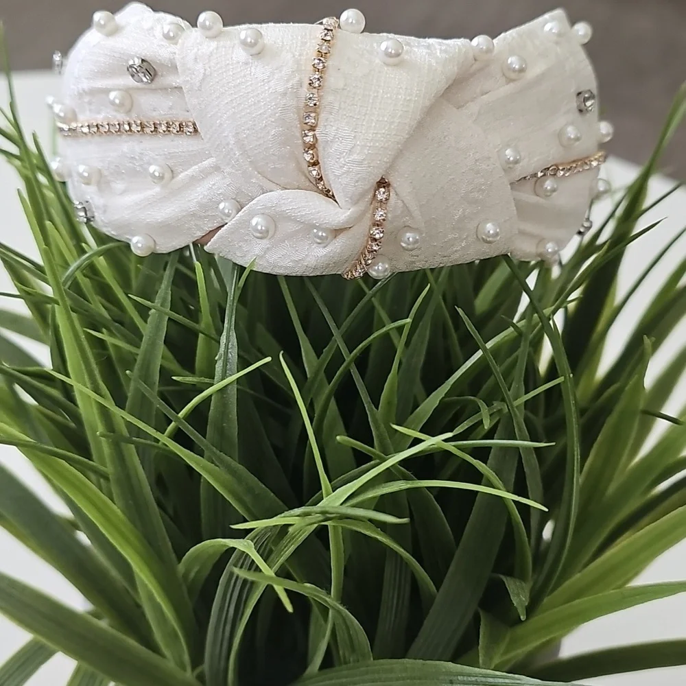 NWOT Top Knot Elegant Cream Pearl Bridal Headband